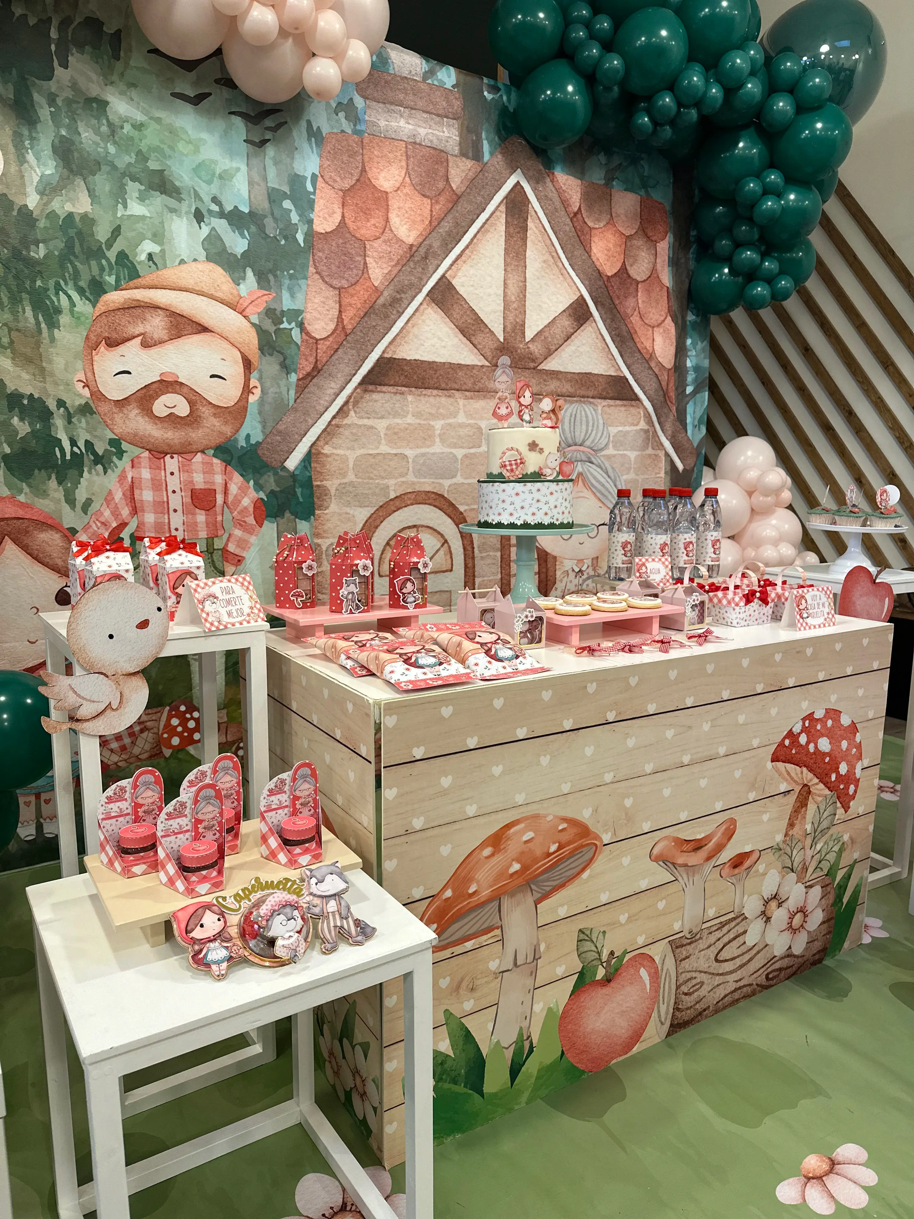 Detalle de mesa dulce y globos en Madrid